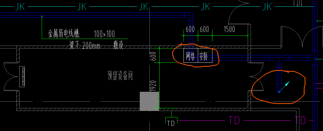 老師,，這個(gè)藍(lán)色的小箭頭是什么意思,，算網(wǎng)線(xiàn)的長(zhǎng)度應(yīng)該從這兩個(gè)弱電柜開(kāi)始算吧