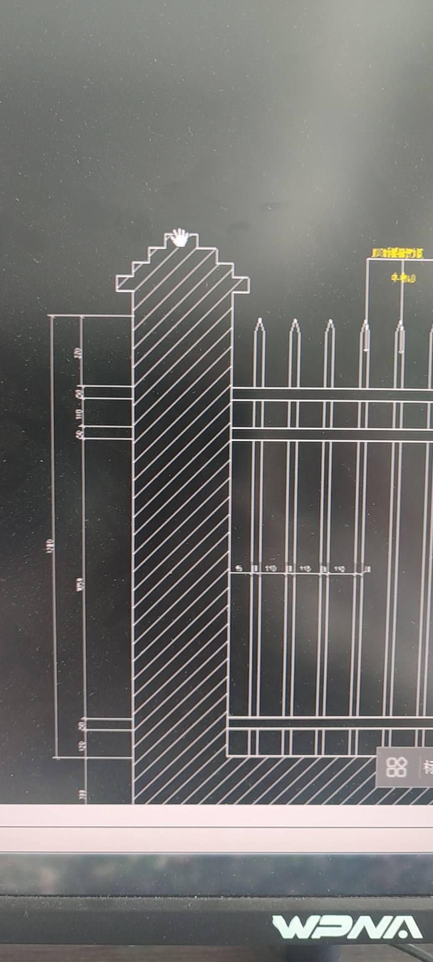 透视围墙长54.25米，砖柱间距3.2米，怎么计算这个砖柱个数？